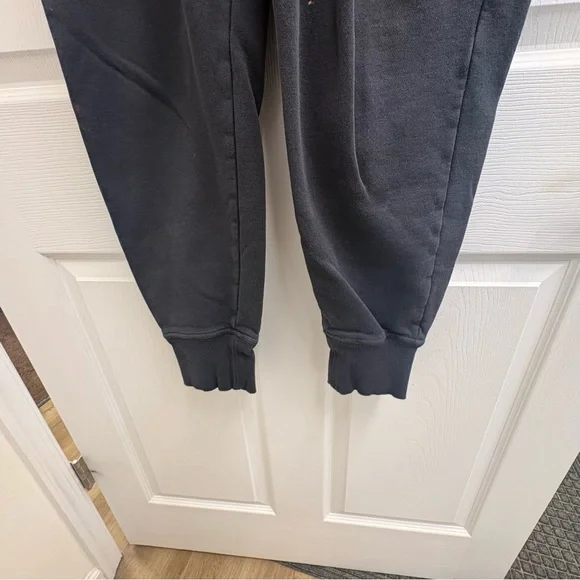 Women’s Under Armour Black Joggers with Some Bleach Spots size medium loose fit - Picture 6 of 13